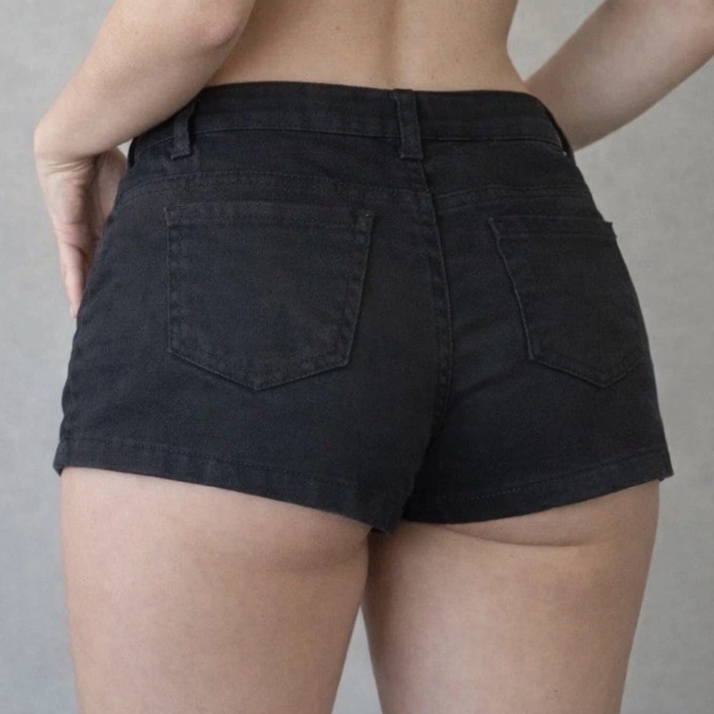JW Maxx Size 3 Black Color Ladies Juniors Short Shorts Highrise